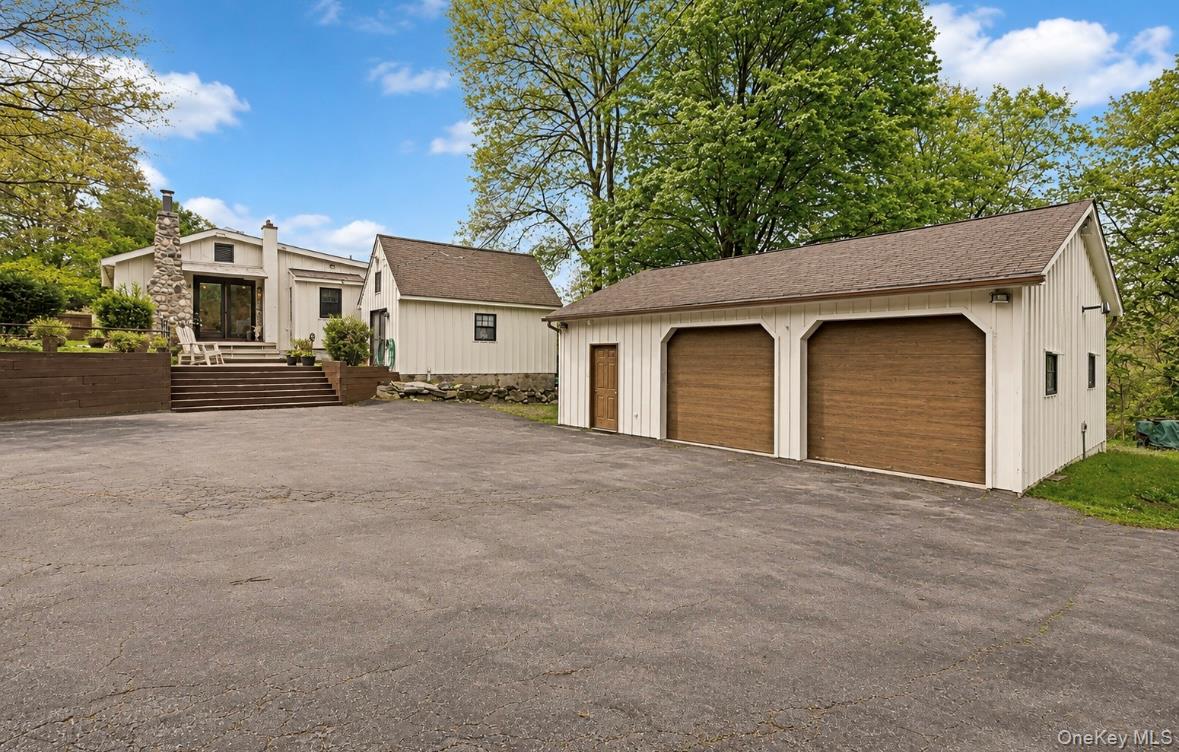 633 Oscawana Lake Road 633