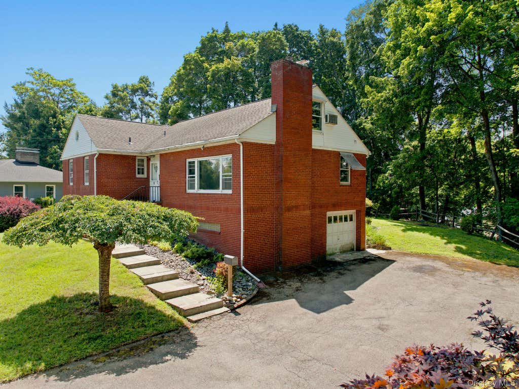 Photo of 13 Osborne Road, Poughkeepsie, NY 12601 (MLS # 1007852)