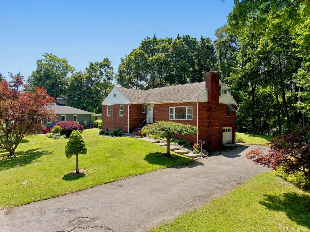 Photo of 13 Osborne Road, Poughkeepsie, NY 12601 (MLS # 1007852)