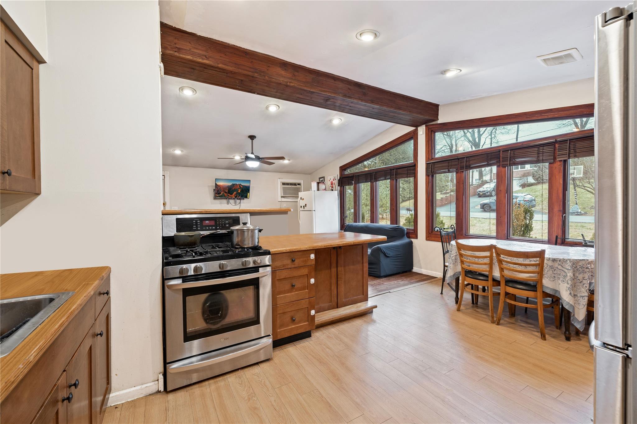 83 E Hall Avenue, New City, New York image 5