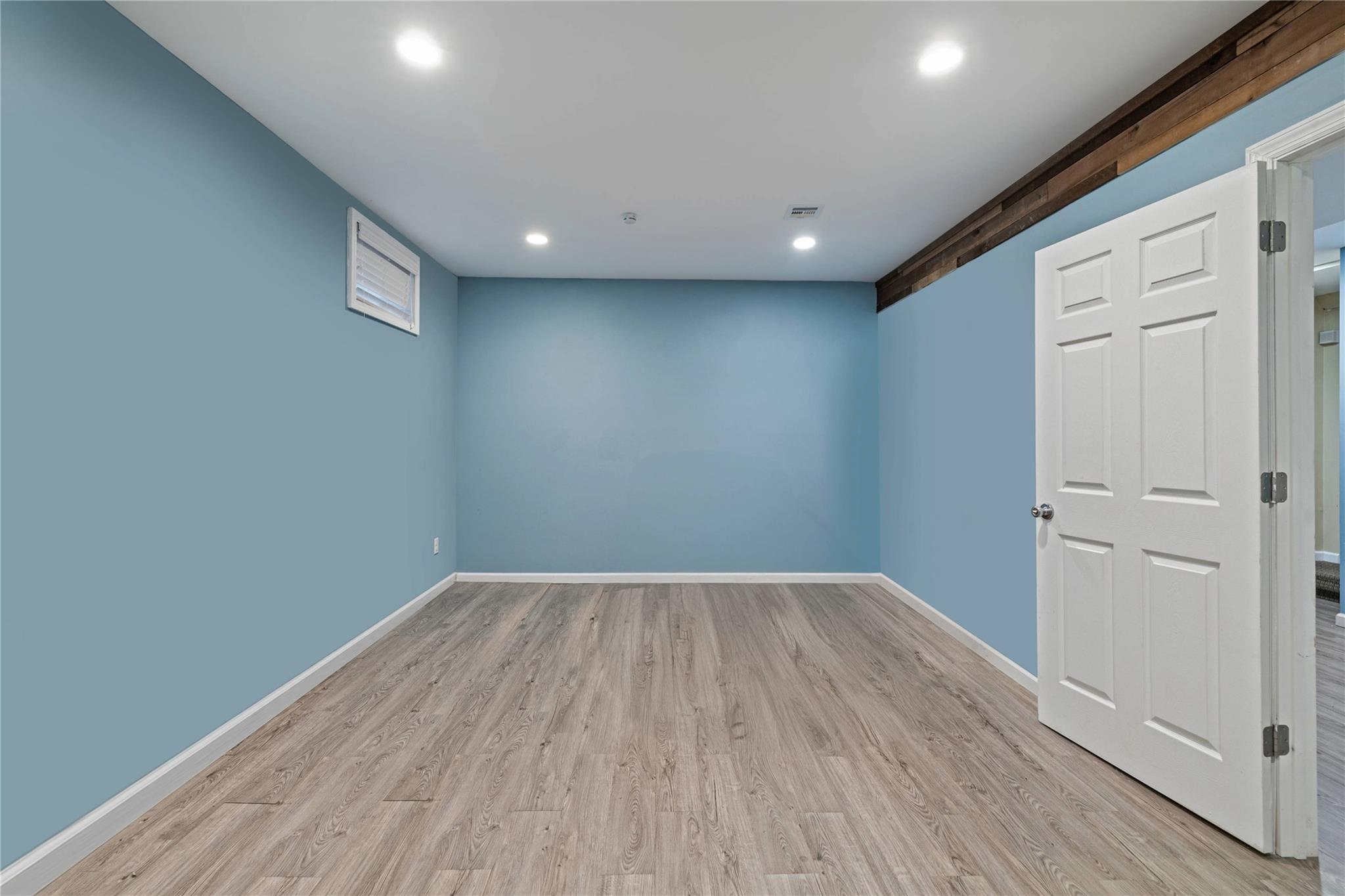 83 E Hall Avenue, New City, New York image 16