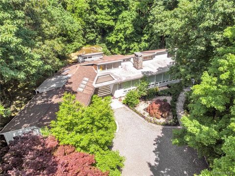 Tiny photo for 5 Deerfield Lane, Mamaroneck, NY 10543 (MLS # H6327352)