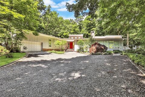 Tiny photo for 5 Deerfield Lane, Mamaroneck, NY 10543 (MLS # H6327352)
