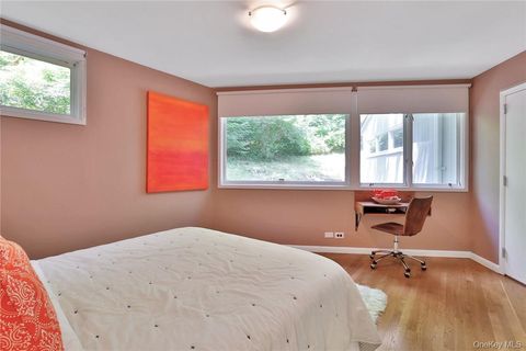 Tiny photo for 5 Deerfield Lane, Mamaroneck, NY 10543 (MLS # H6327352)