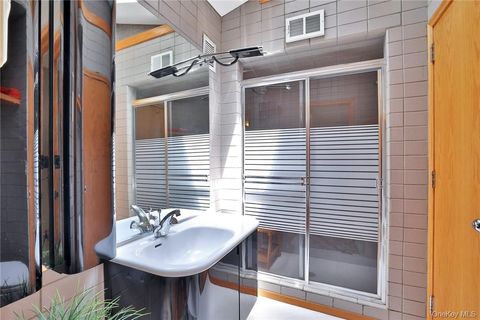 Tiny photo for 5 Deerfield Lane, Mamaroneck, NY 10543 (MLS # H6327352)