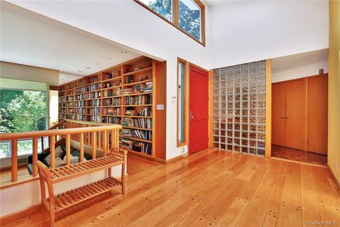 Tiny photo for 5 Deerfield Lane, Mamaroneck, NY 10543 (MLS # H6327352)