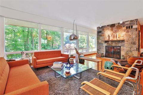 Tiny photo for 5 Deerfield Lane, Mamaroneck, NY 10543 (MLS # H6327352)