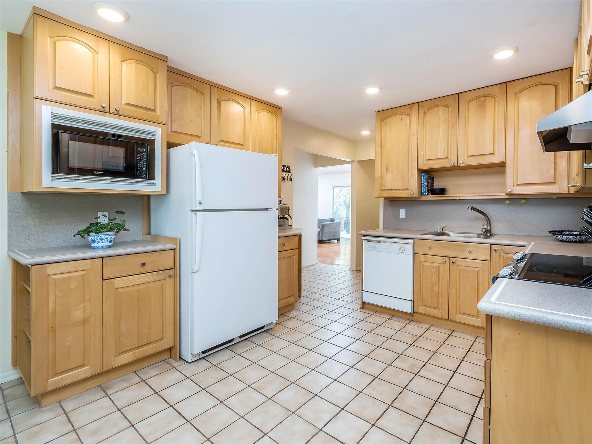 386A Glen Cove Avenue, Glen Head, New York image 8