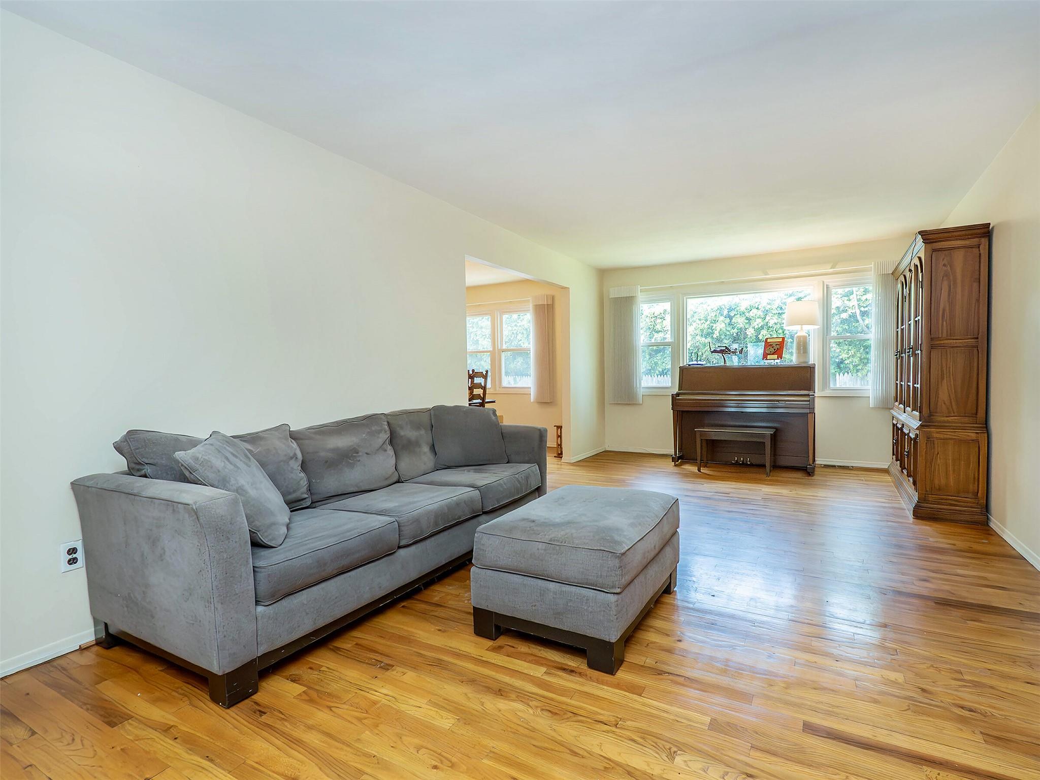 386A Glen Cove Avenue, Glen Head, New York image 16