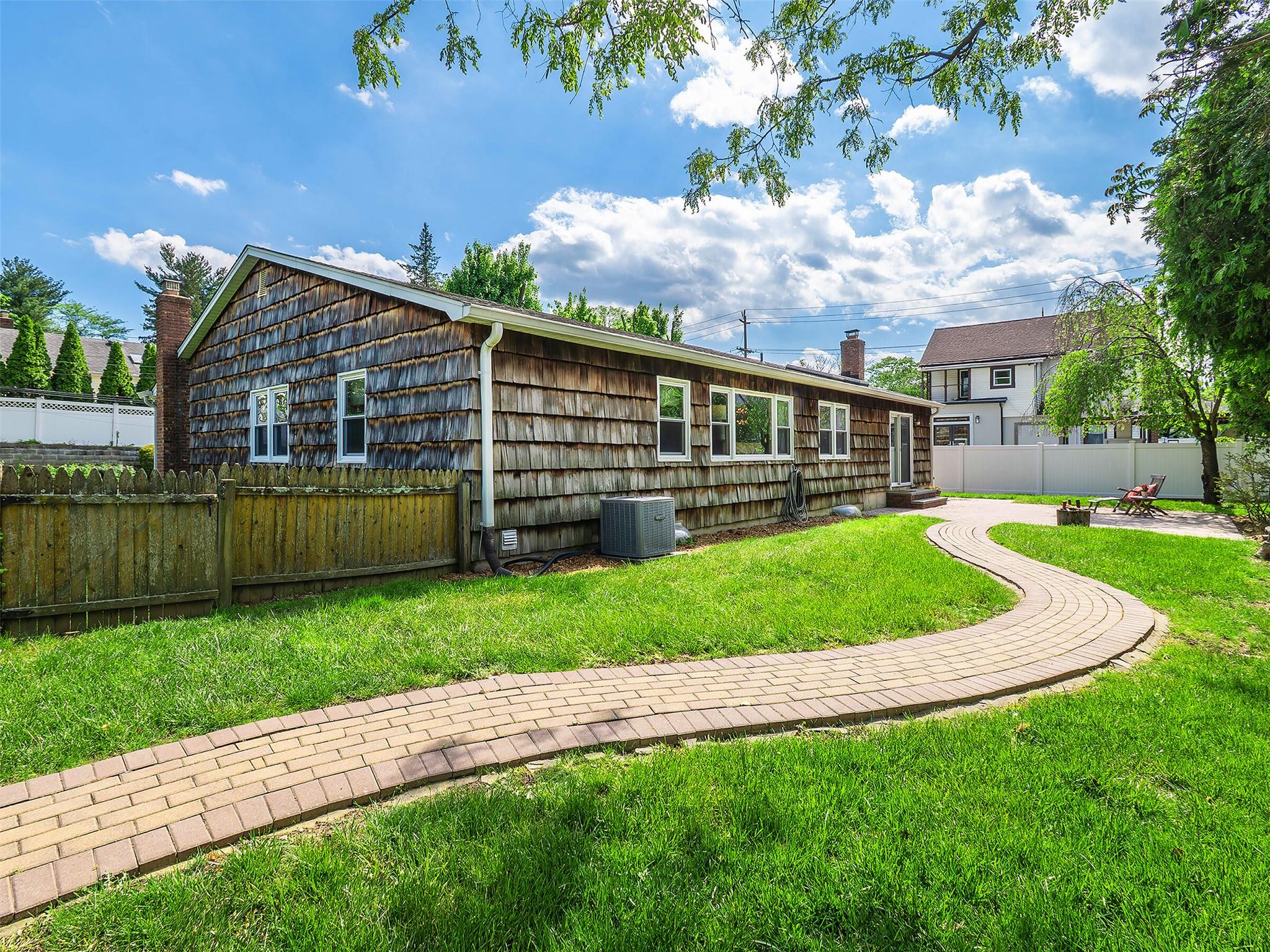 386A Glen Cove Avenue, Glen Head, New York image 34