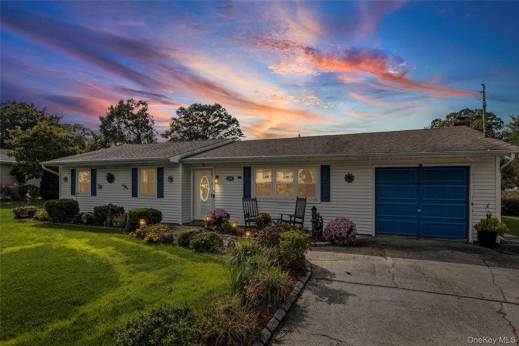 Photo of 118 Cranford Boulevard, Mastic, NY 11950 (MLS # 922286)