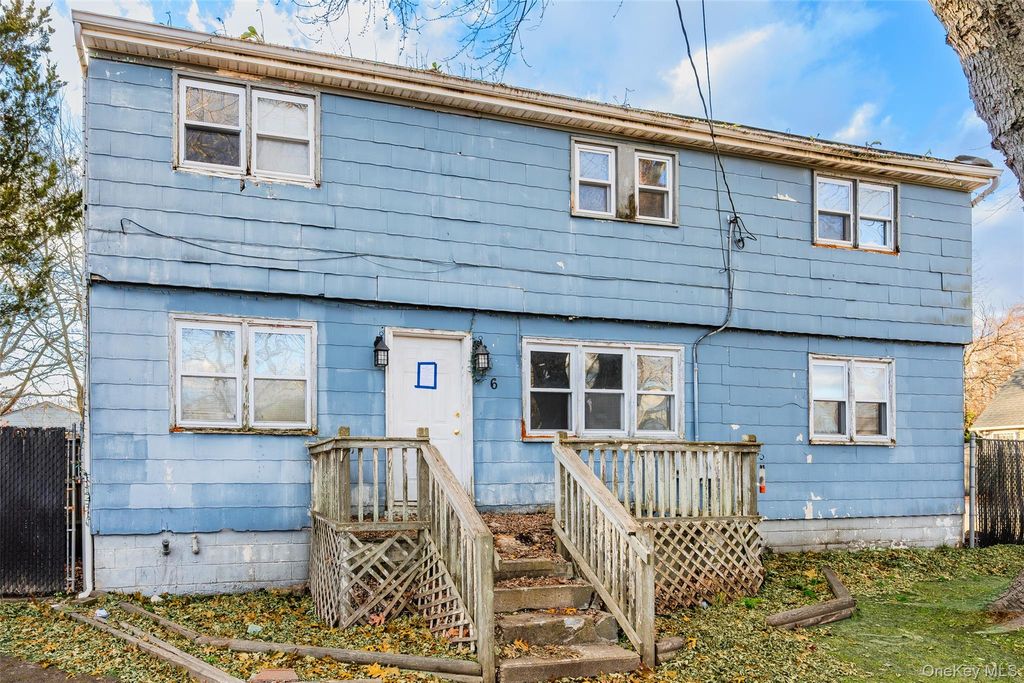 Photo of 6 Sportsman Court, Shirley, NY 11967 (MLS # 943176)