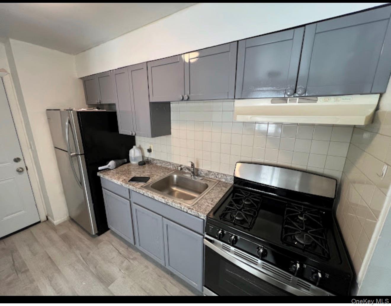 16 Knowles St 1st Floor