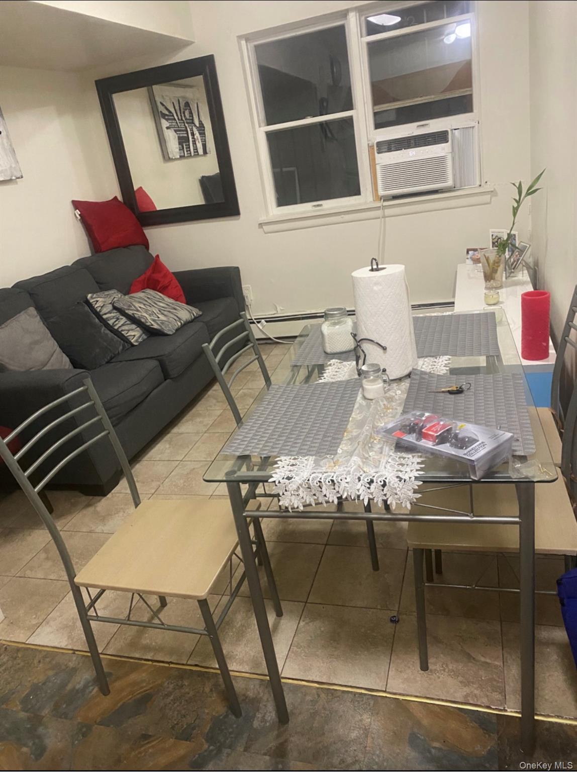 16 Knowles St 1st Floor