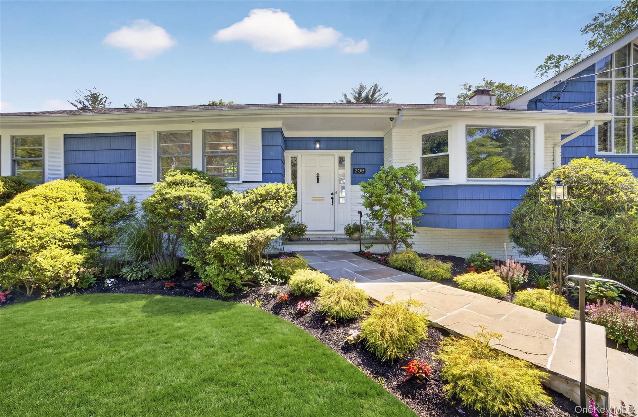 205 Soundview Avenue