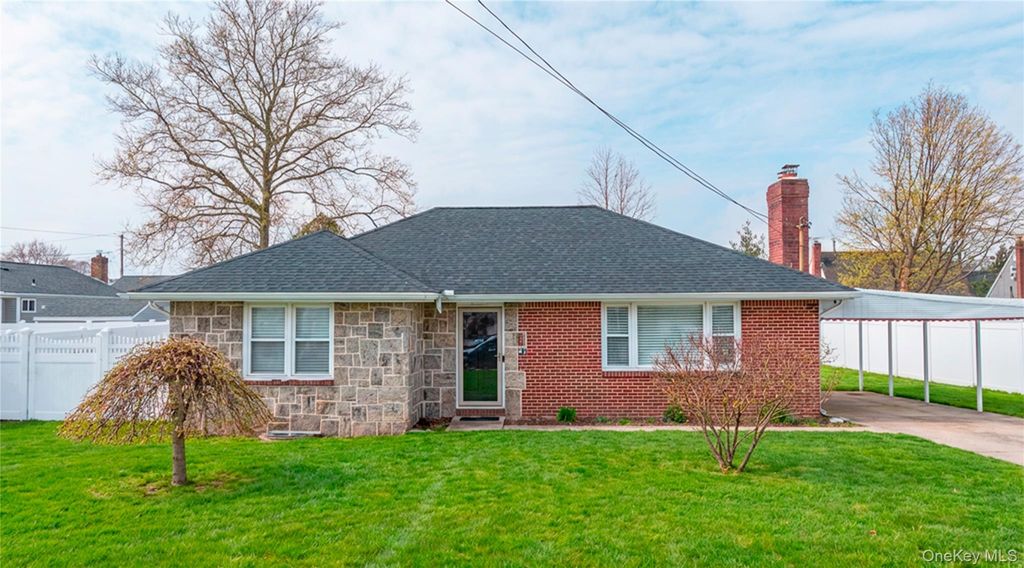 Photo of 34 Pine Street, Hicksville, NY 11801 (MLS # 964909)