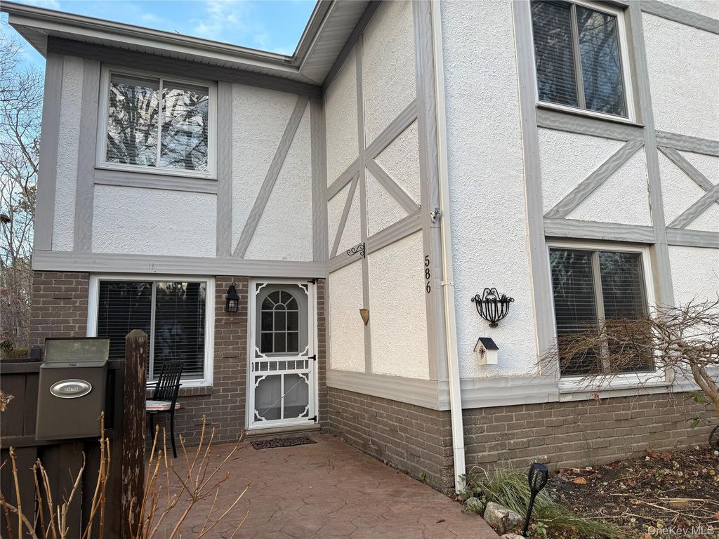 Photo of 586 Blue Ridge Drive, Medford, NY 11763 (MLS # 946094)