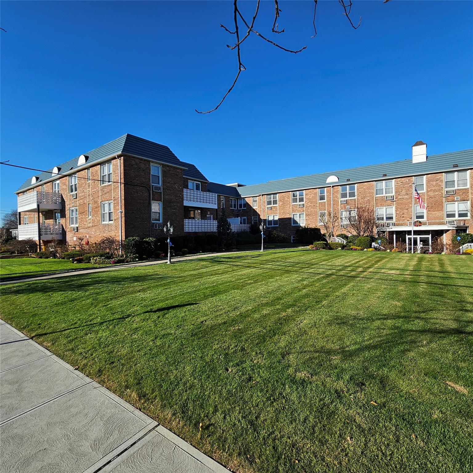 75 Noble Street #205, Lynbrook, New York image 4