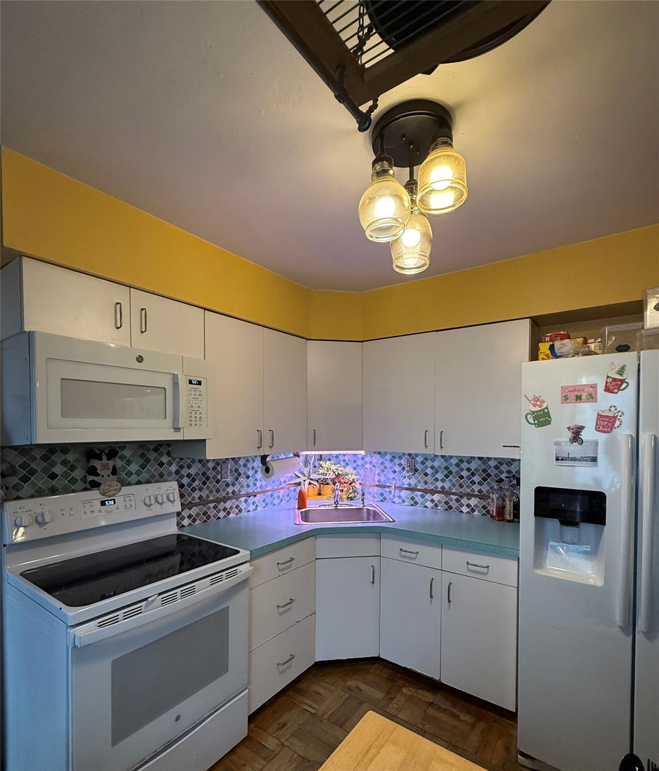 9 Montgomery Avenue, Mastic, New York image 5