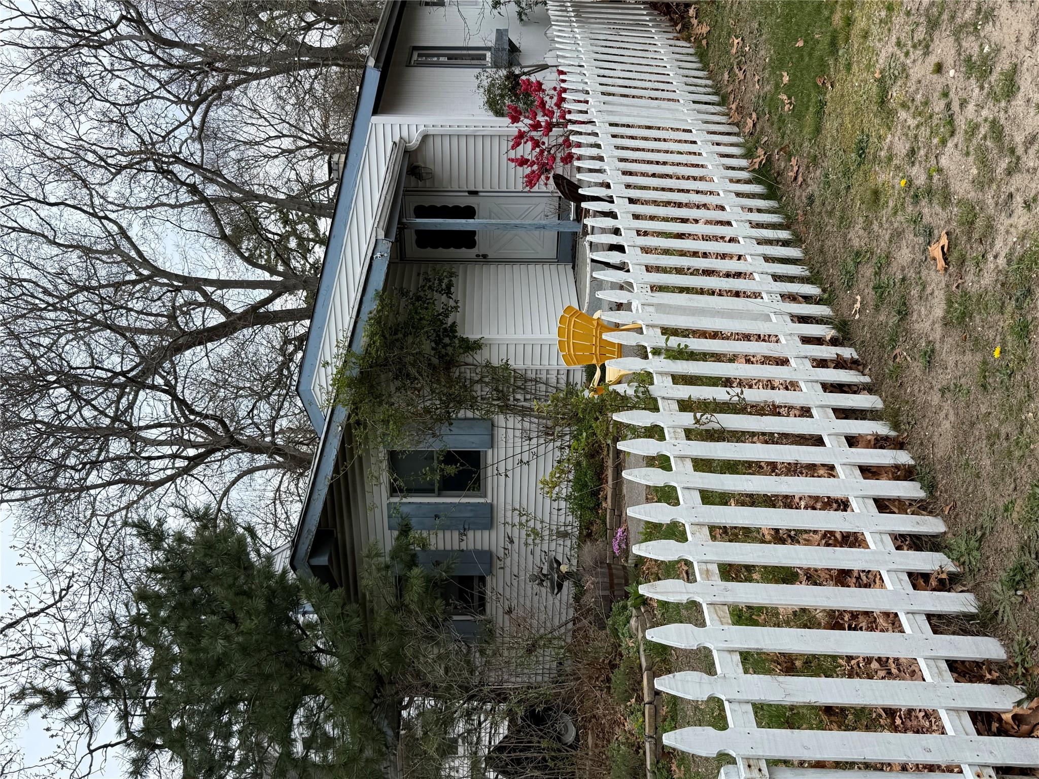 9 Montgomery Avenue, Mastic, New York image 1