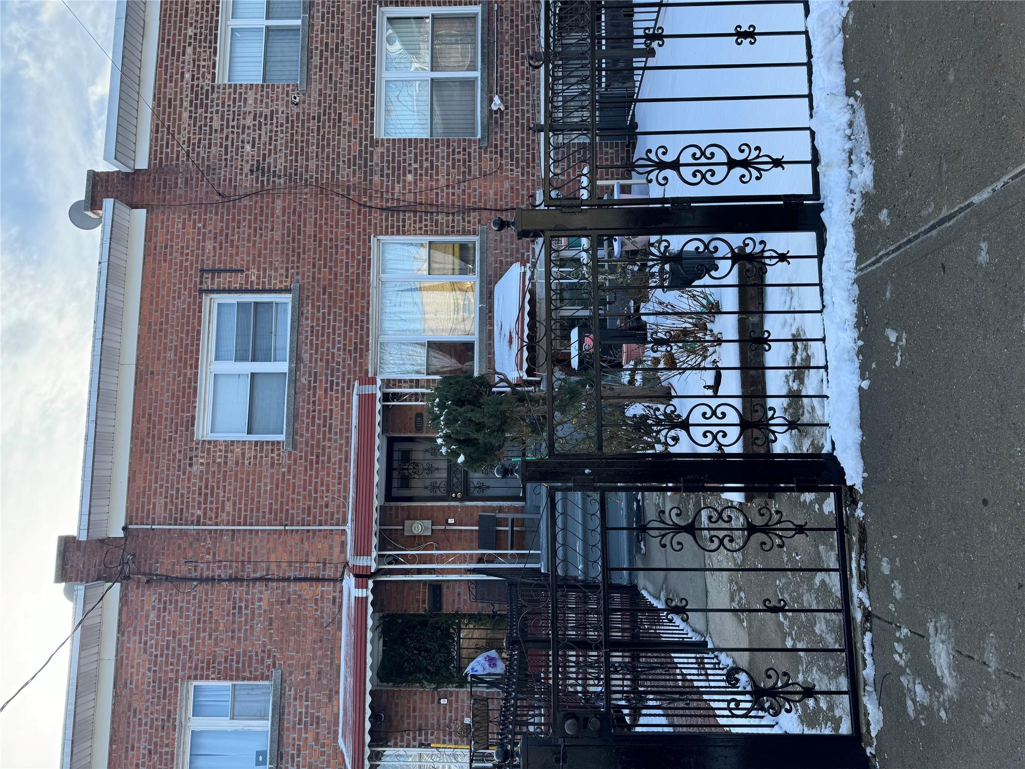 Property for Sale at 213 Street, Bronx, New York - Bedrooms: 2 
Bathrooms: 2 
Rooms: 4  - $539,000