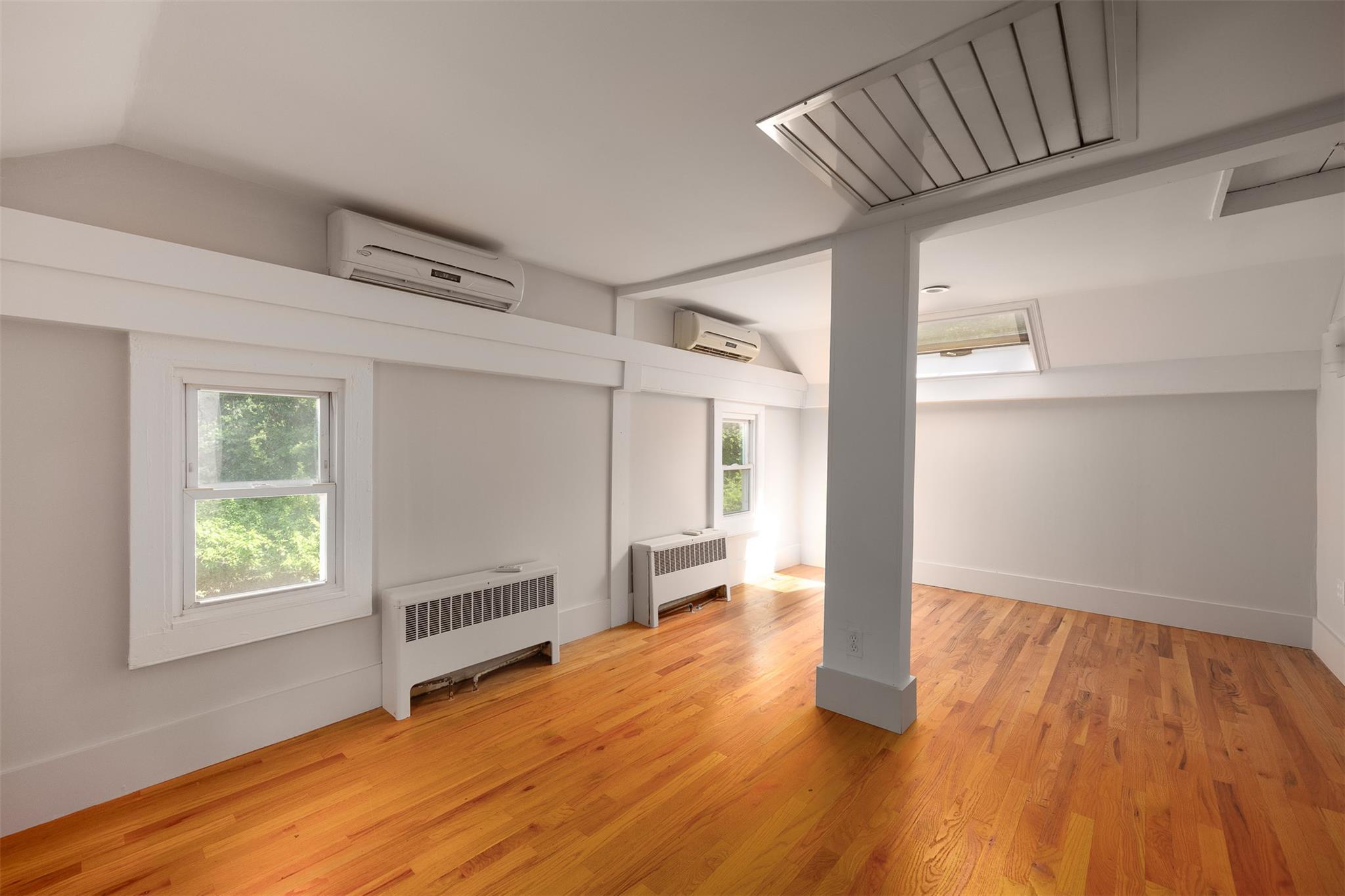 New Paltz, New York 12561, United States, 3 Bedrooms Bedrooms, ,2 BathroomsBathrooms,Residential,Active,159599