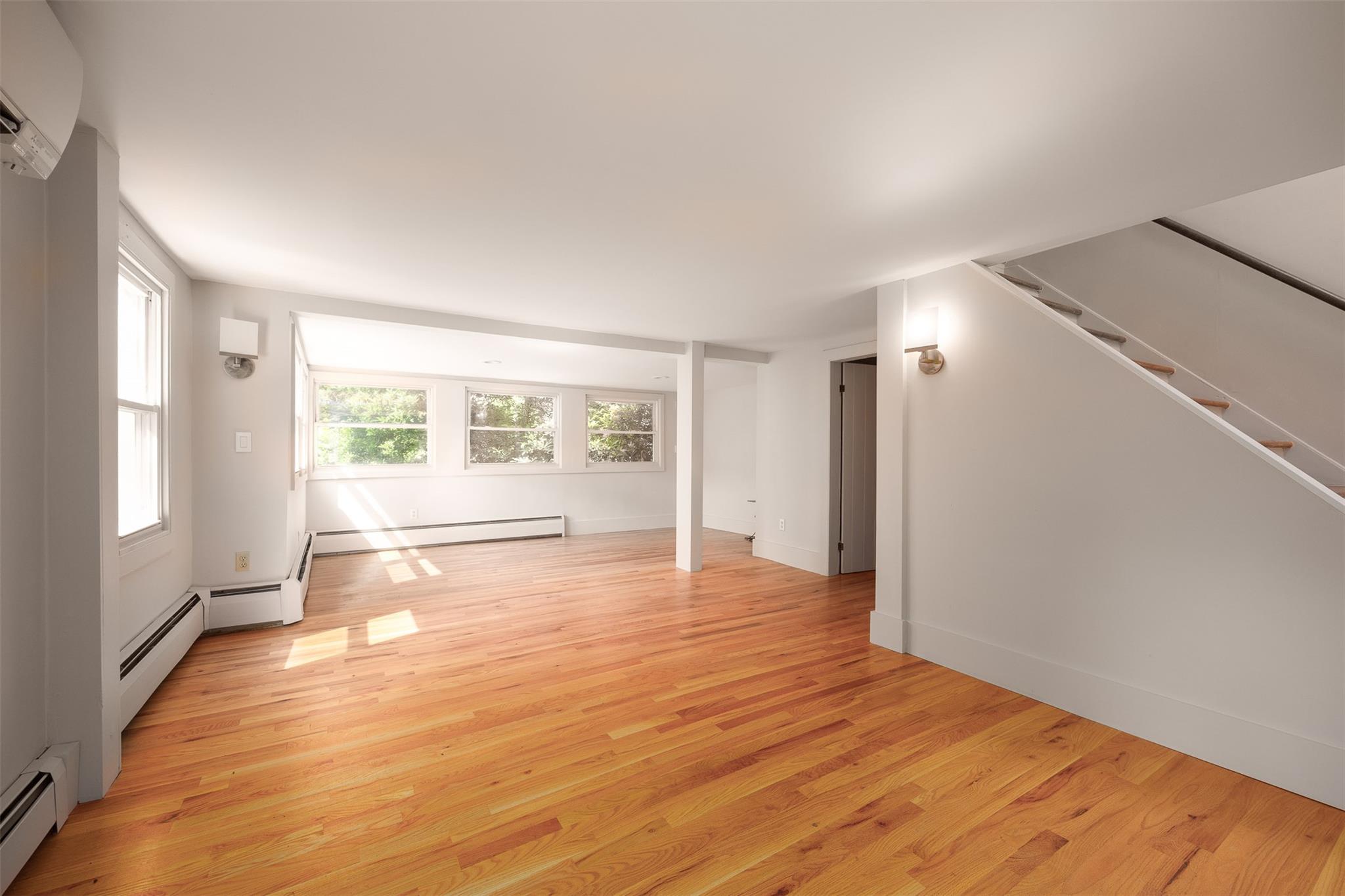 New Paltz, New York 12561, United States, 3 Bedrooms Bedrooms, ,2 BathroomsBathrooms,Residential,Active,159599