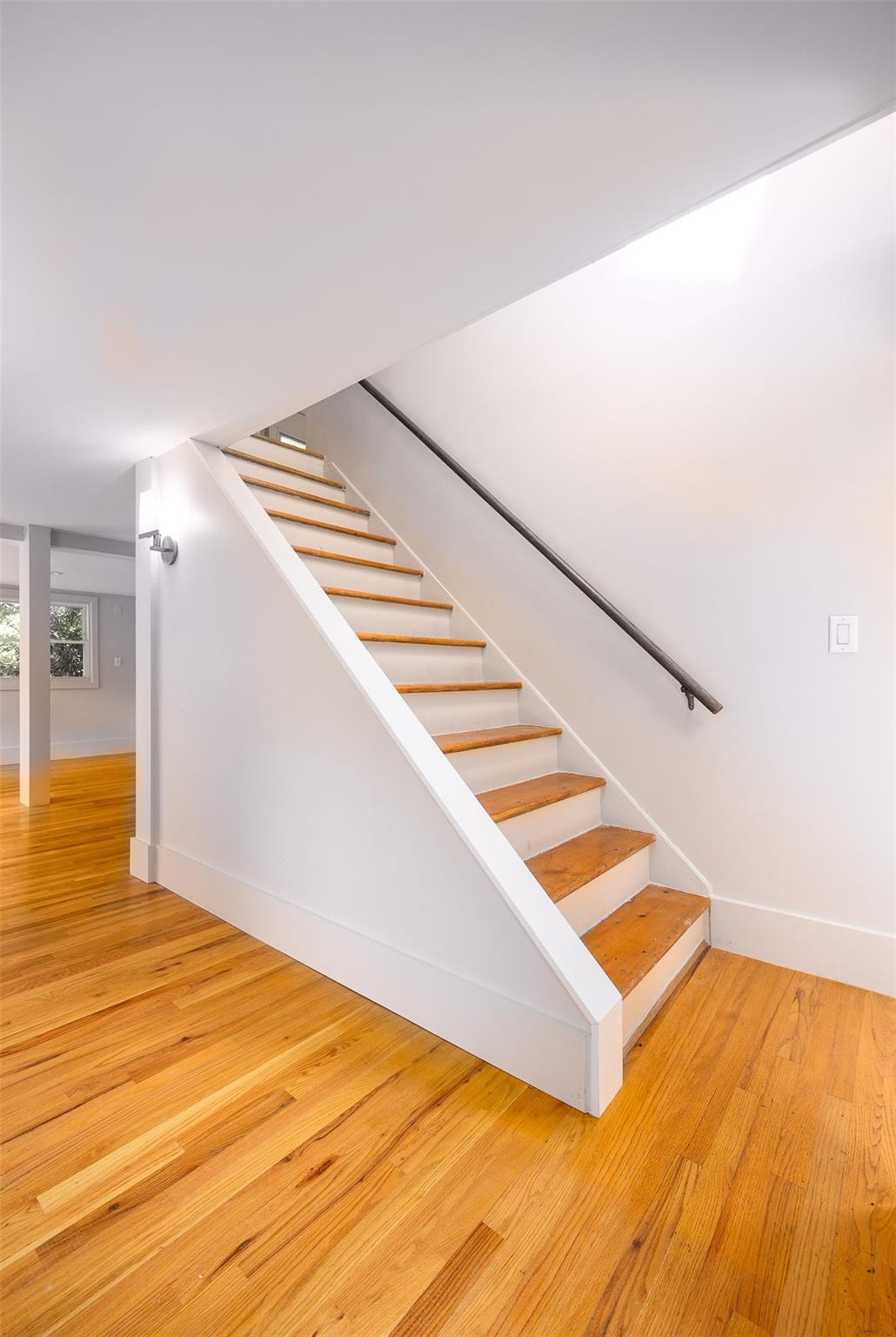 New Paltz, New York 12561, United States, 3 Bedrooms Bedrooms, ,2 BathroomsBathrooms,Residential,Active,159599