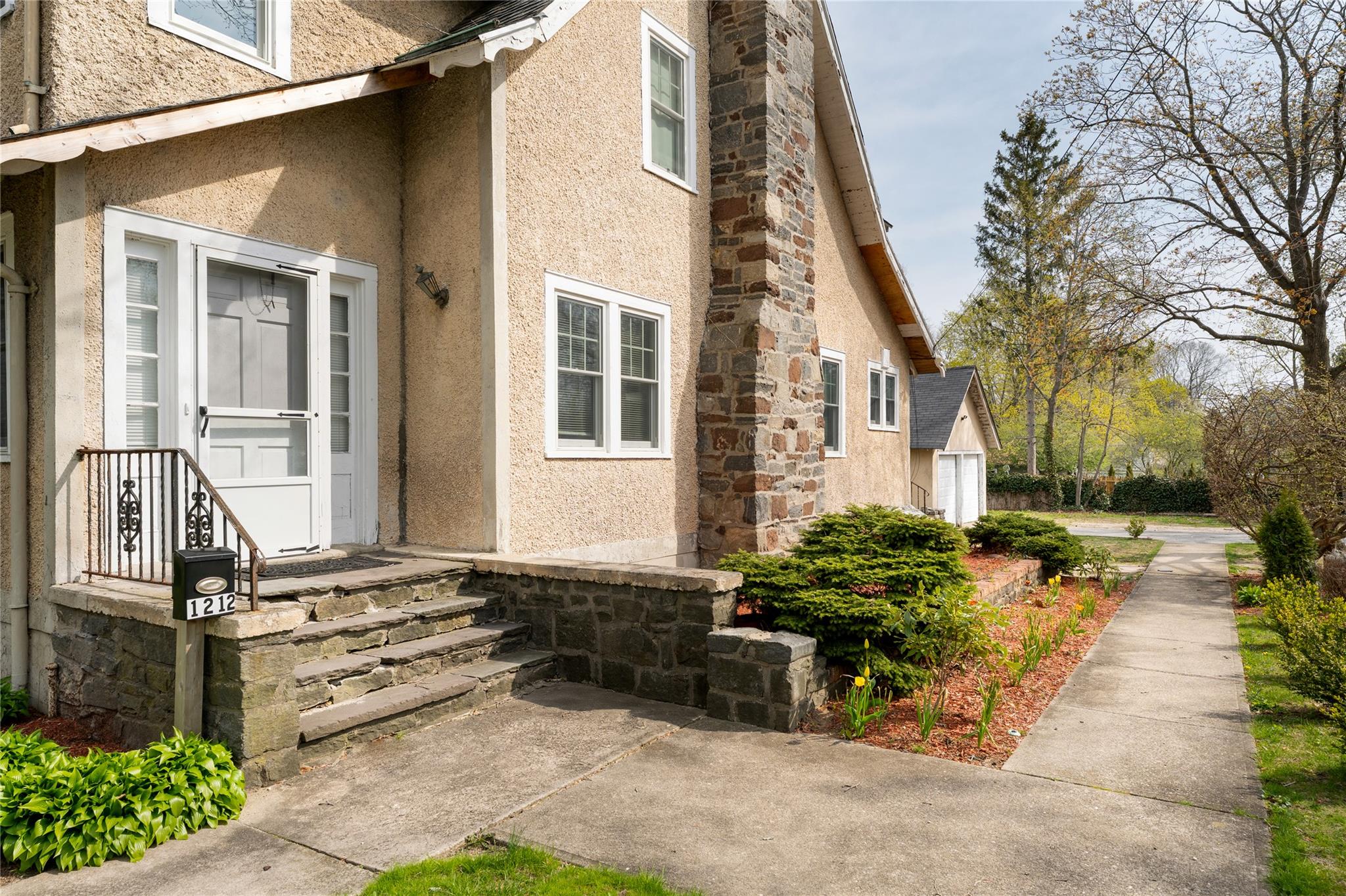 1212 Roanoke Avenue, Riverhead, New York image 20