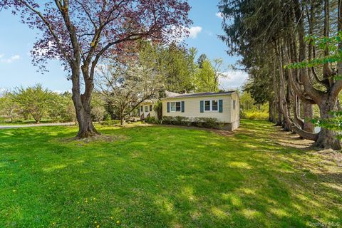 Homes For Sale - 30 Pine Lane<br/> Rockland County, New City, NY 10956