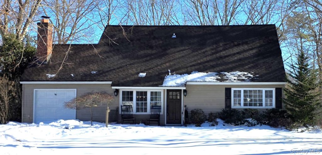 Photo of 6 Howe Court, Coram, NY 11727 (MLS # 961416)