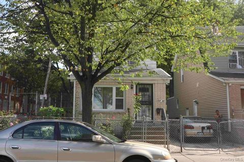 Photo of 154-28 65th Avenue, Flushing, NY 11367 (MLS # 968016)