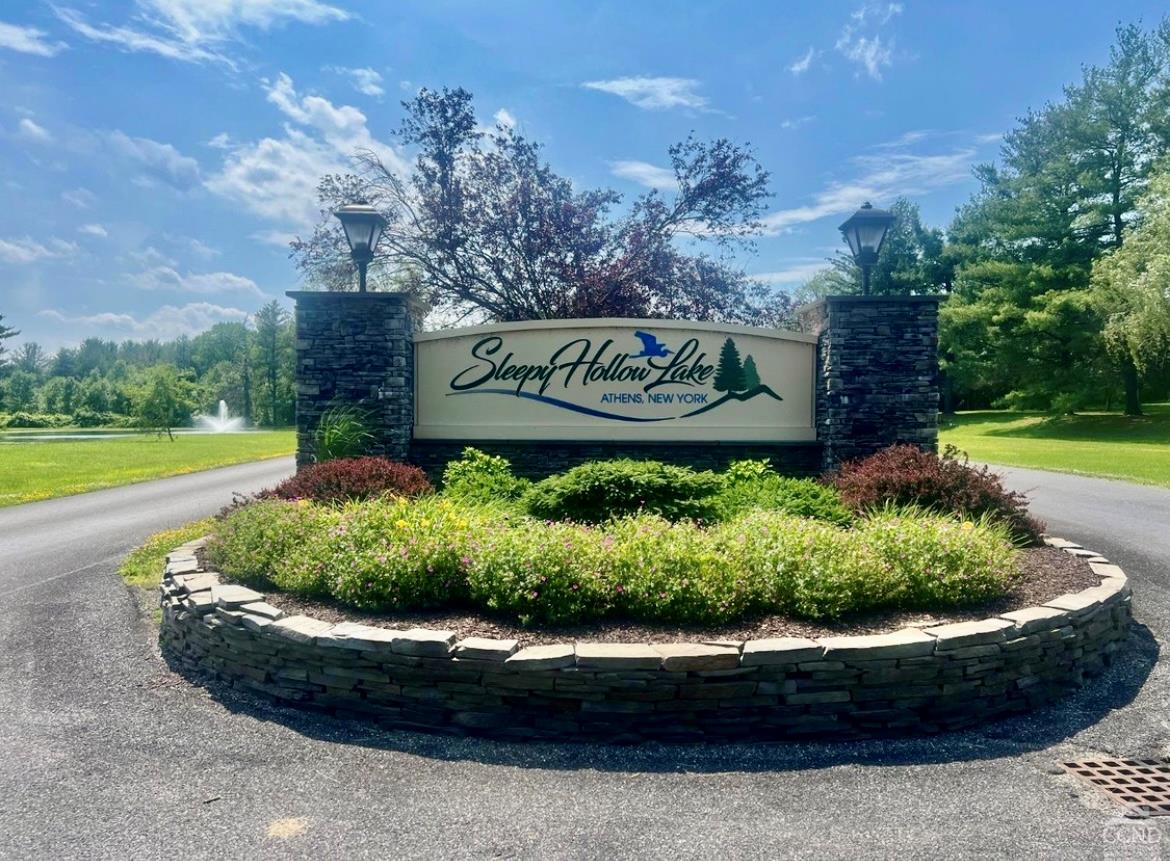 916 Sleepy Hollow Road, Athens, New York image 1