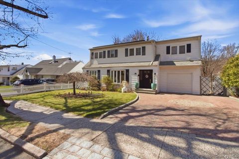 Homes For Sale - 129 Gailmore Drive<br/> Yonkers, NY 10710