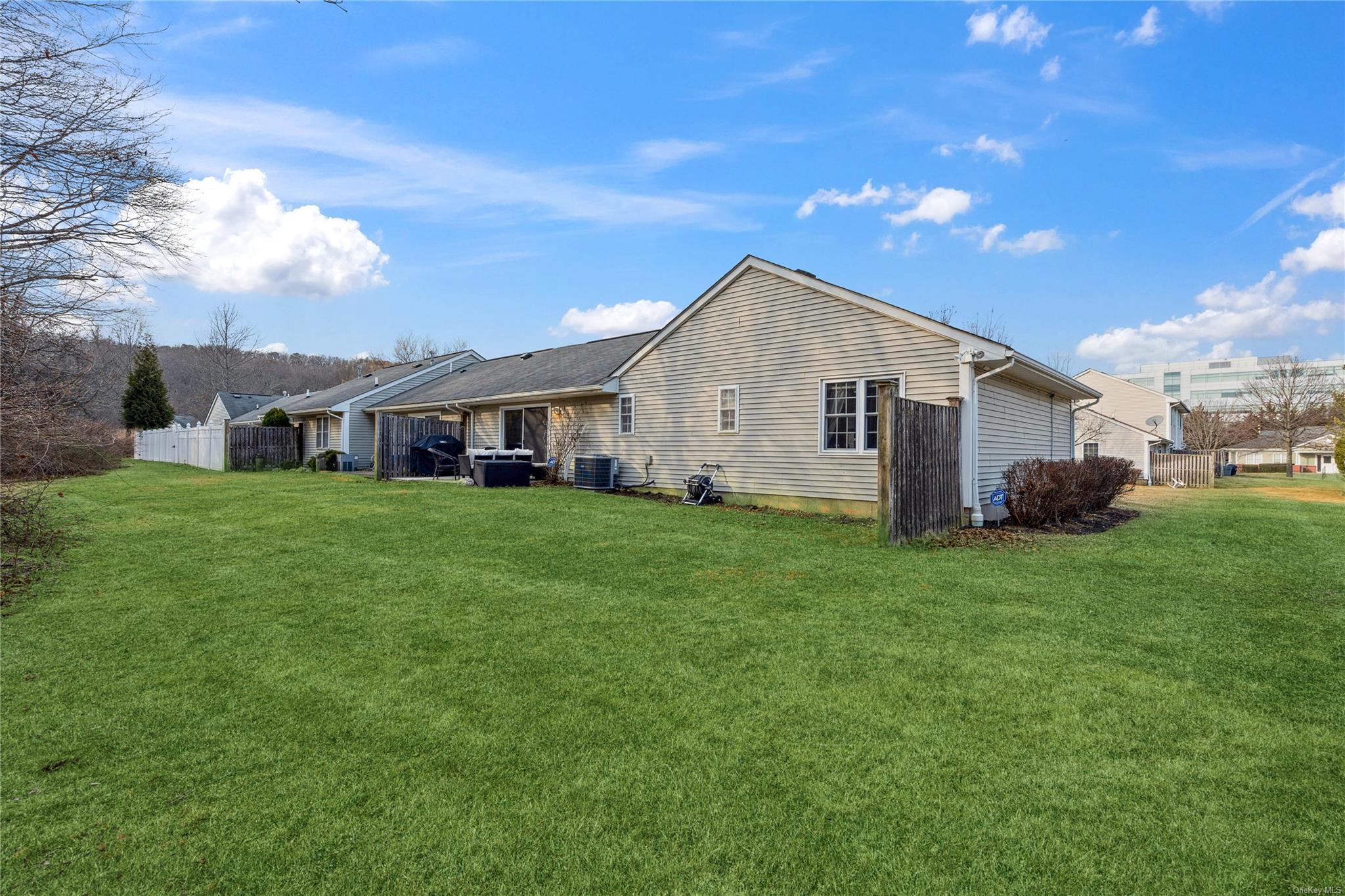304 Peconic Ct #304, Melville, New York image 21
