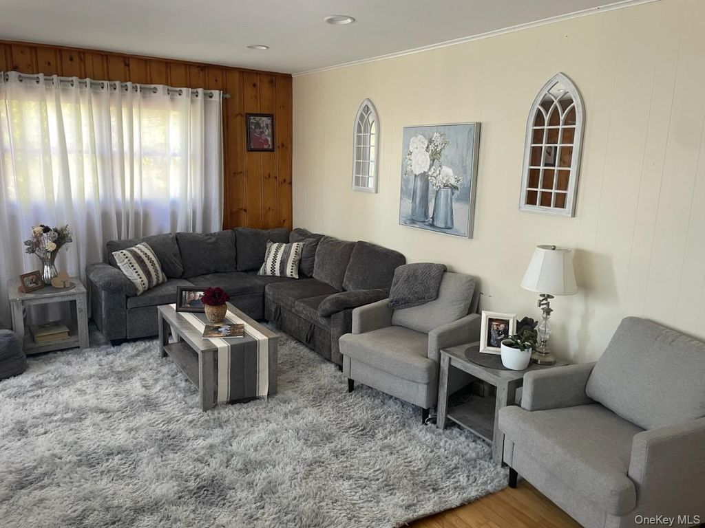 Photo of 747 Bloomingburg Road, Bloomingburg, NY 12721 (MLS # 987762)