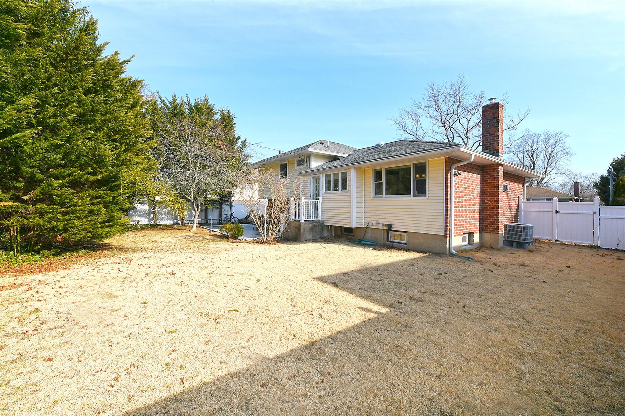 54 Cawfield Lane, Melville, New York image 27