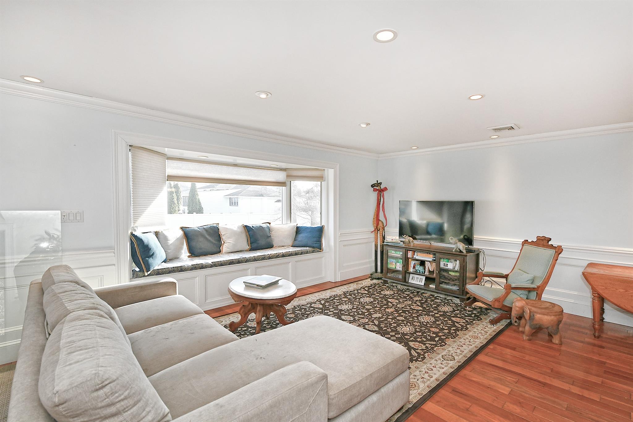 54 Cawfield Lane, Melville, New York image 7