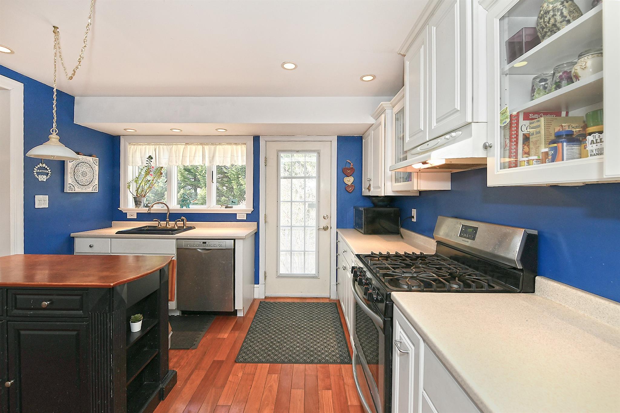 54 Cawfield Lane, Melville, New York image 16