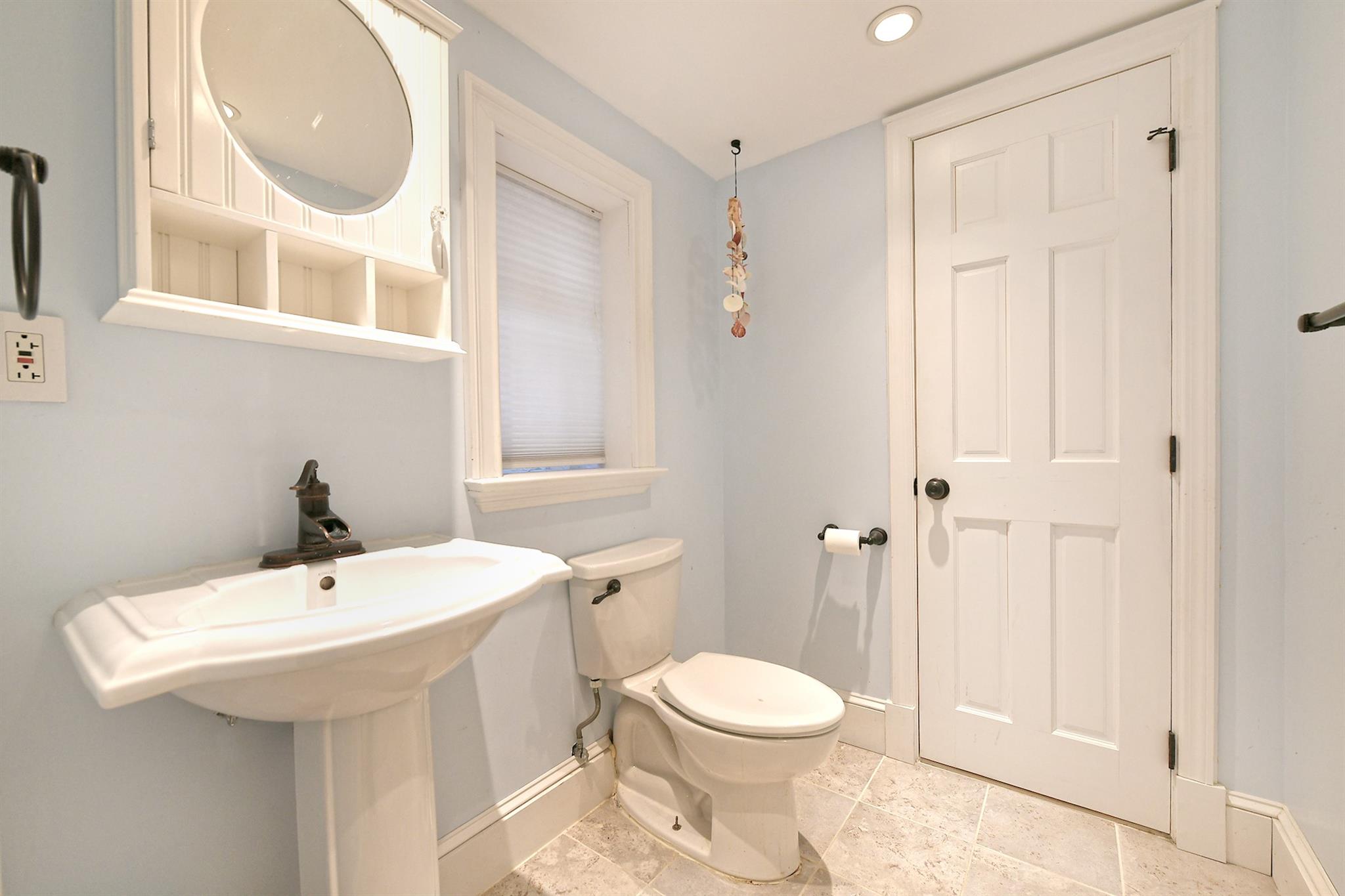 54 Cawfield Lane, Melville, New York image 15