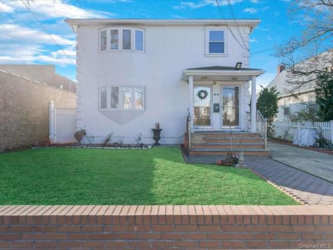 34-32 205th Street Bayside NY 11361