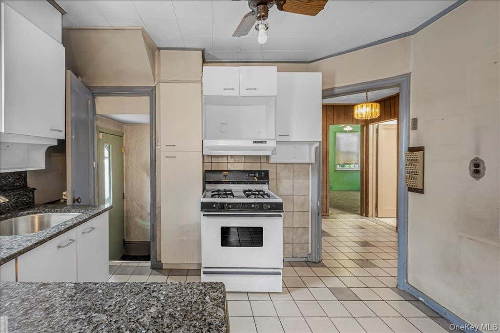 Photo of 125 Sterling Road, Elmont, NY 11003 (MLS # 1028922)