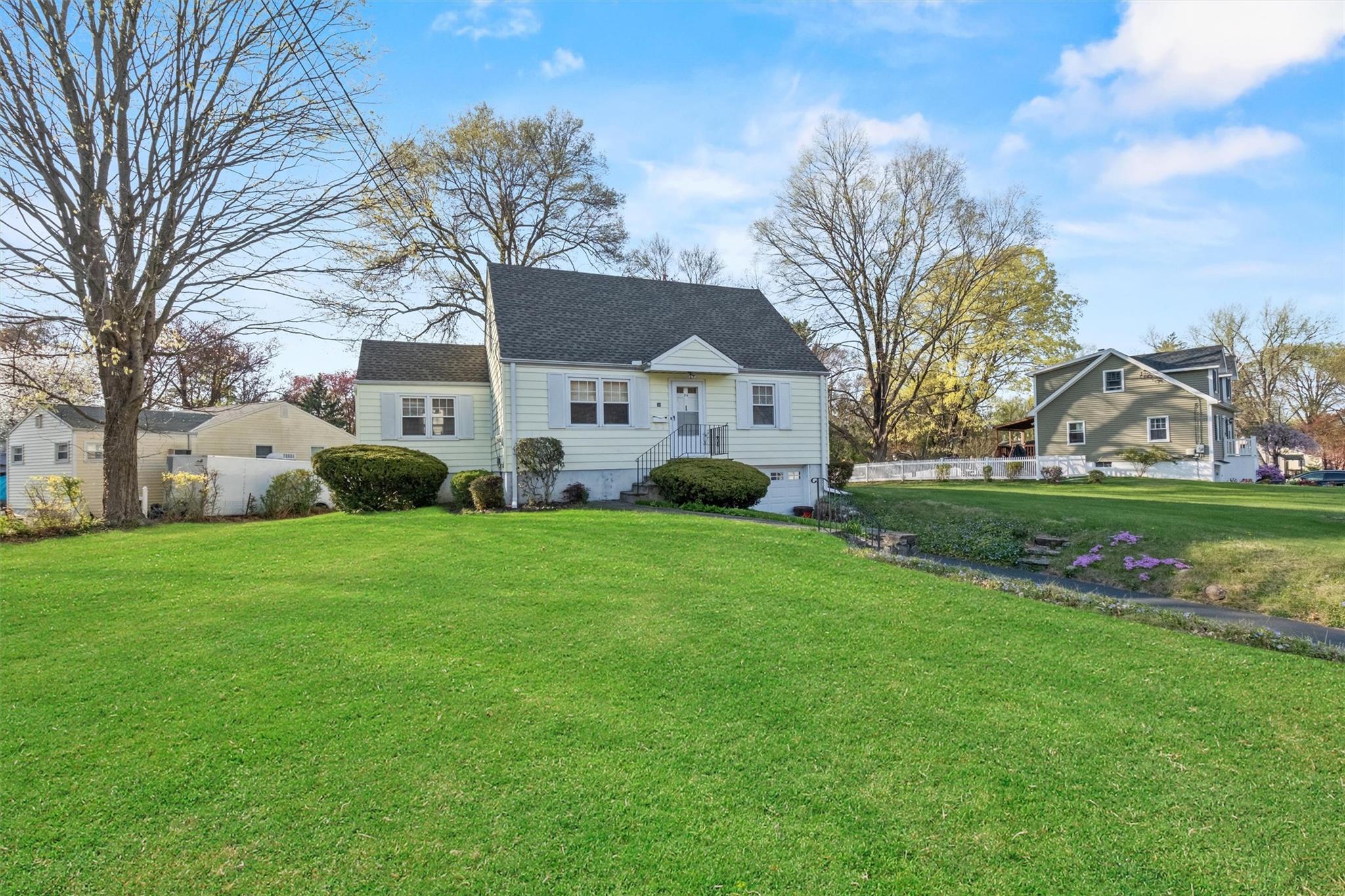 Cortlandt Manor, New York 10567, United States, 2 Bedrooms Bedrooms, ,1 BathroomBathrooms,Residential,Active,116908