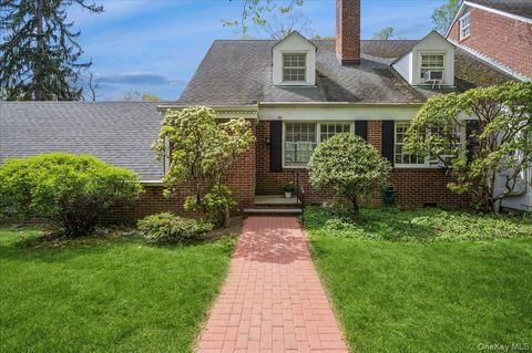 Photo of 645 N Broadway #29, Hastings-on-Hudson, NY 10706 (MLS # 988988)