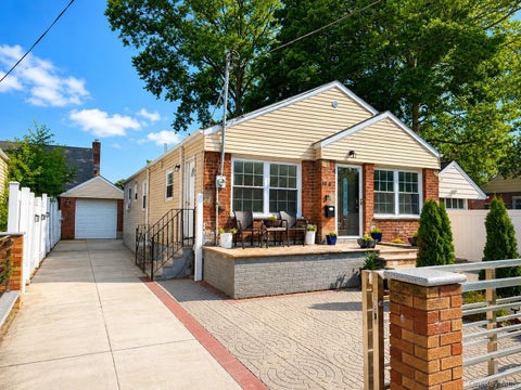 Homes For Sale - 18710 121st Avenue<br/> Queens County, Saint Albans, NY 11412