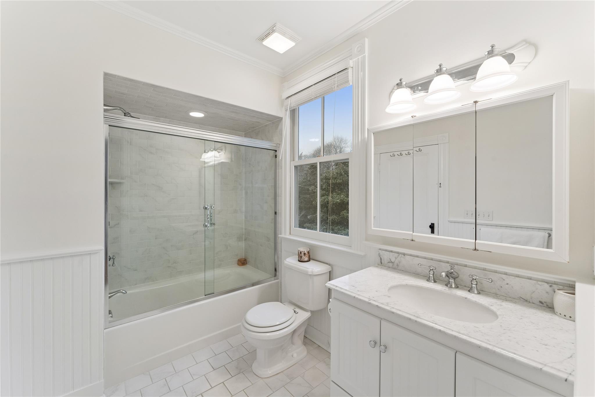 127 Senix Avenue, Center Moriches, New York image 27