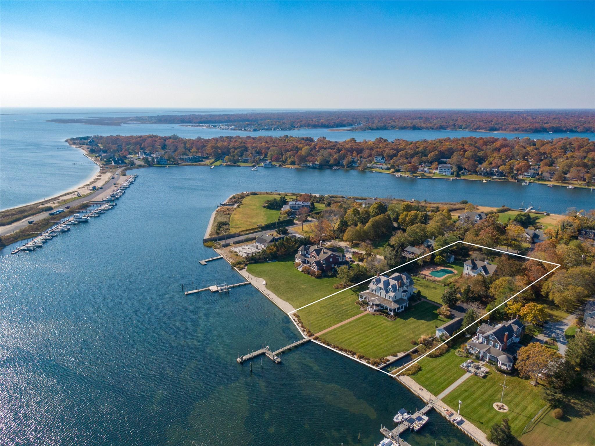 127 Senix Avenue, Center Moriches, New York image 40