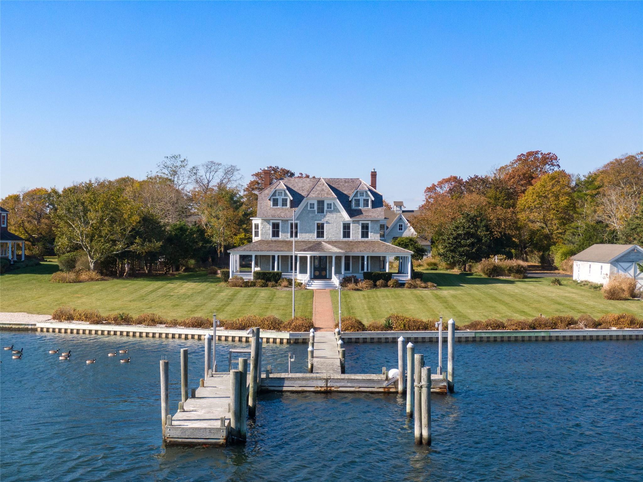127 Senix Avenue, Center Moriches, New York image 38