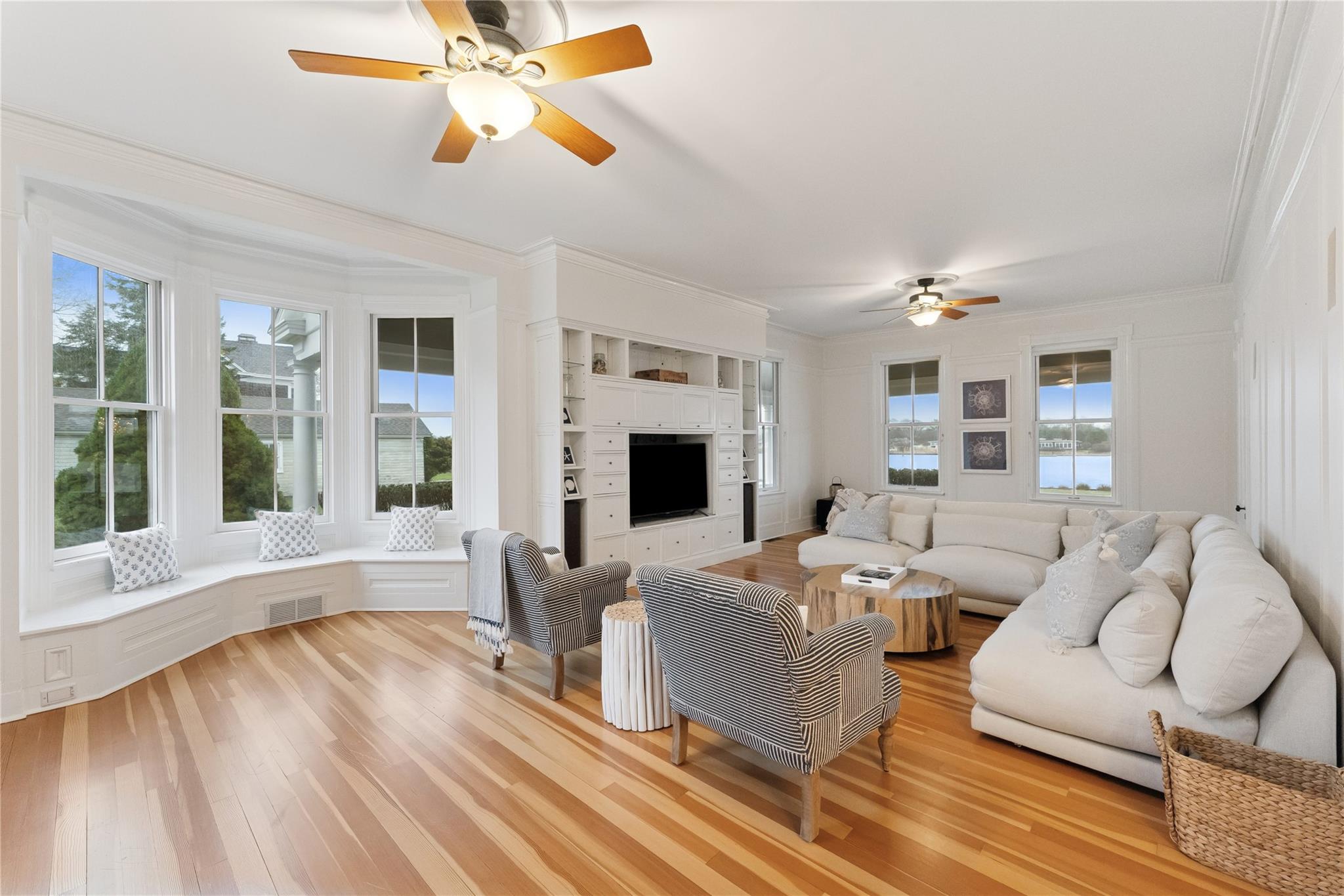 127 Senix Avenue, Center Moriches, New York image 4