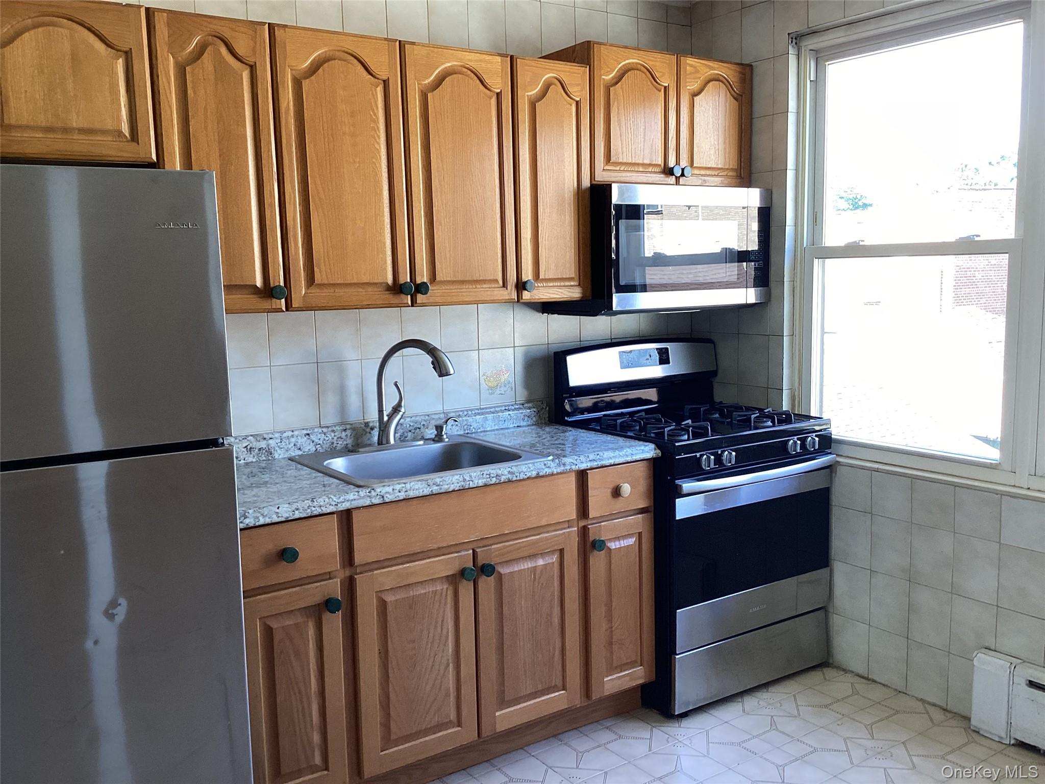 6124 169th Street - Photo 4